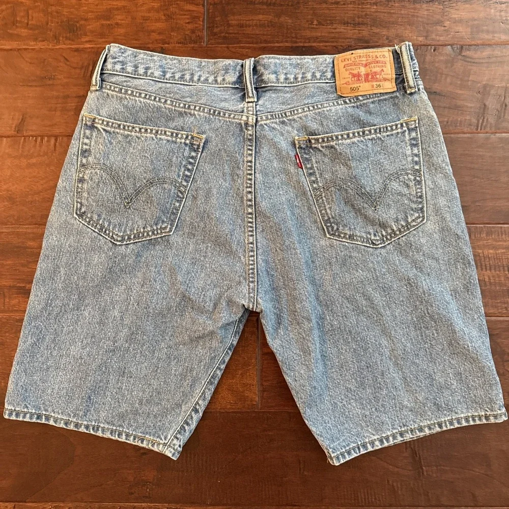Levis 505 Straight Fit Denim Shorts Size 36 Inseam 9.5